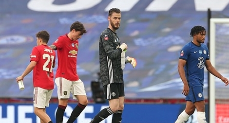 CĐV Manchester United kêu gọi "tống cổ" De Gea