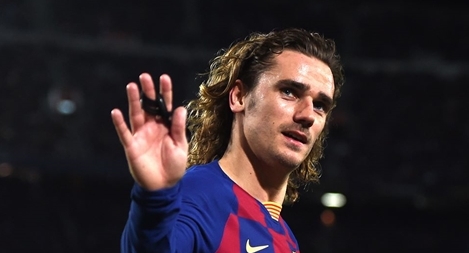 Griezmann mang máy chơi game chờ trận chung kết Champions League