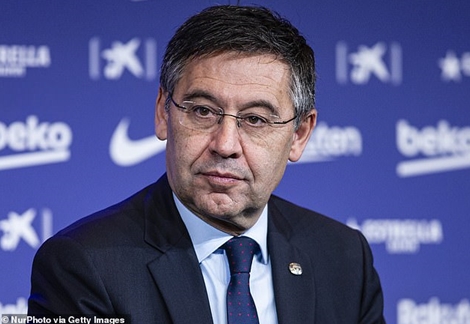 Chủ tịch Barcelona bị điều tra tham nhũng