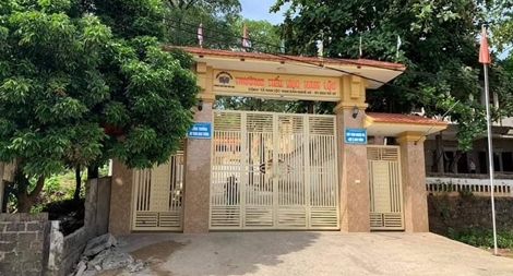 Tường đổ đè 1 học sinh tiểu học tử vong