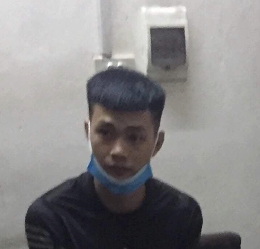 Tông trúng CSGT, thanh niên đi xe phân khối lớn bỏ chạy