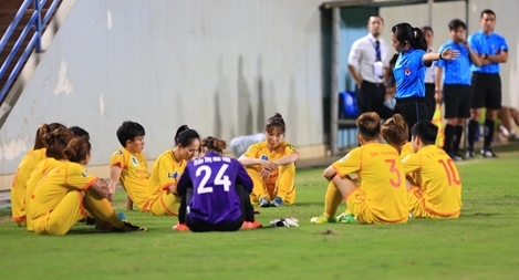 Án phạt nào dành cho Tuyết Dung và đồng đội khi bỏ thi đấu