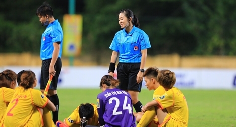 Hình ảnh không đáng có của bóng đá nữ Việt Nam
