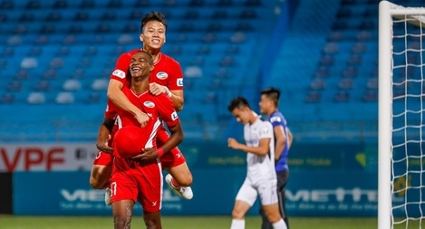 Viettel 4-1 HAGL: Cuộc "giội bom" trên sân Hàng Đẫy