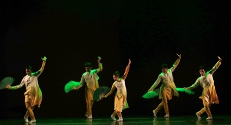 Những khoảng trống của múa