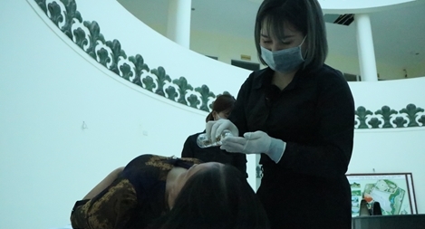 Những người phụ nữ trẻ làm nghề đặc biệt