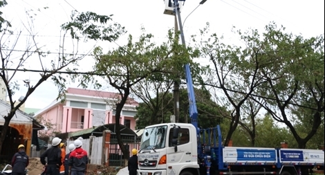 EVN sử dụng máy phát điện diesel để điều hành công tác cứu hộ tại Nam Trà My