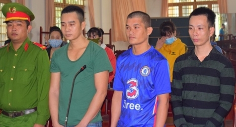 Án phạt nghiêm khắc cho 3 đối tượng đưa người xuất nhập cảnh trái phép giữa mùa dịch COVID-19