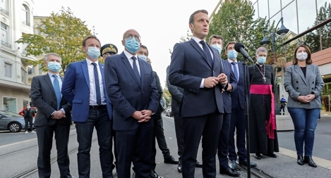 Thế giới thể hiện tình đoàn kết với nước Pháp