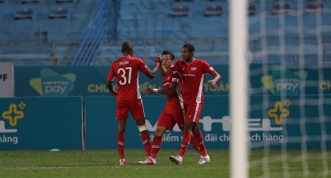 Đánh bại Quảng Ninh, Viettel chạm một tay vào chức vô địch