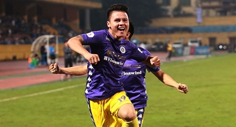 Quang Hải tỏa sáng, Hà Nội thắng đậm Sài Gòn