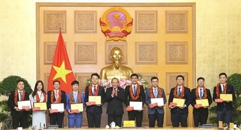 Cán bộ, công chức, viên chức trẻ  phải vừa “hồng”, vừa “chuyên”