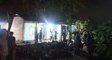 Bố chém con trai 8 tuổi tử vong