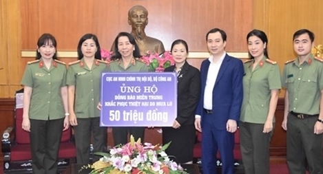 Hơn 318 tỷ đồng ủng hộ đồng bào vùng lũ các tỉnh miền Trung, Tây Nguyên