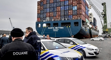 Bỉ: Thu giữ lượng ma túy kỷ lục trong container sắt vụn