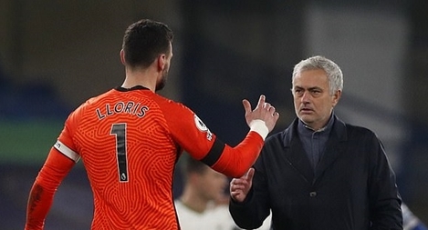 Tottenham "không vui" nhưng Mourinho hài lòng