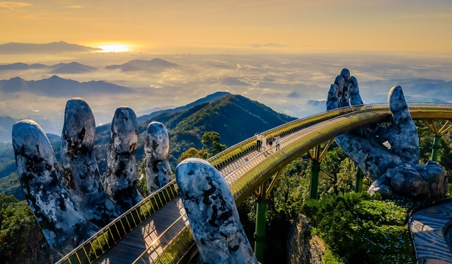 Cầu Vàng - cánh tay nối dài mang Việt Nam ra thế giới - Báo Công an Nhân  dân điện tử