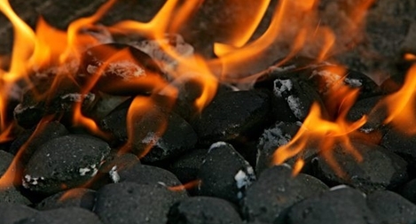 Bốn mẹ con ngạt khí than trong phòng ngủ