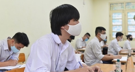 Học sinh Hà Nội phải đeo khẩu trang từ nhà đến trường