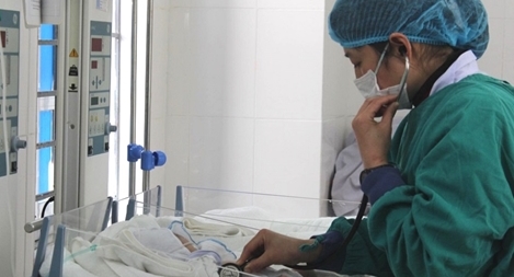 Cứu nhiều trẻ sinh non tháng ngay tại tuyến y tế cơ sở