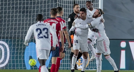 Oblak phản lưới nhà, Real đánh bại Atletico