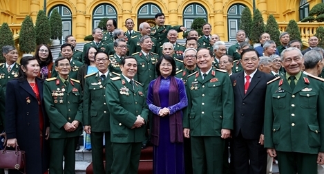 Phó Chủ tịch nước tiếp đoàn đại biểu cựu chiến binh Trung đoàn 271 Quân khu Trị Thiên