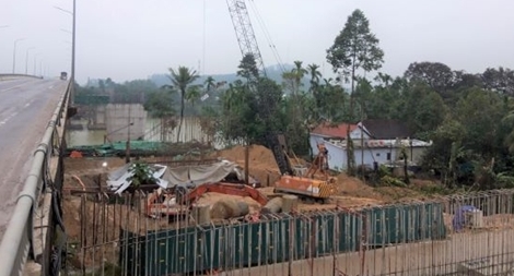 Tháo gỡ vướng mắc dự án cao tốc Cam Lộ - La Sơn