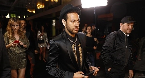 Neymar lại chơi trội, tổ chức tiệc lớn giữa mùa COVID-19