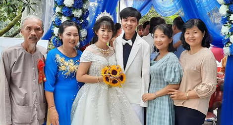 Chuyện tình của những anh chàng "chim cánh cụt"