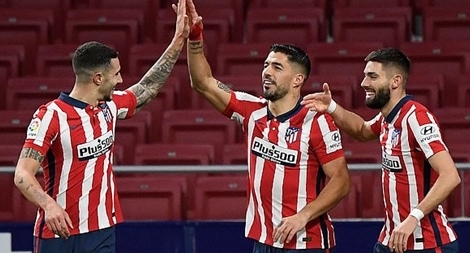 Lập công giúp Atletico, Suarez đang khiến Barca hối hận