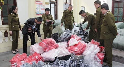 Thu giữ hàng chục tấn hàng hoá nhái các thương hiệu "xịn" 