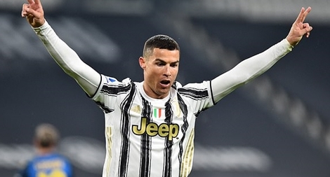 Tỏa sáng giúp Juventus đại thắng, Ronaldo "vượt mặt" cả Pele