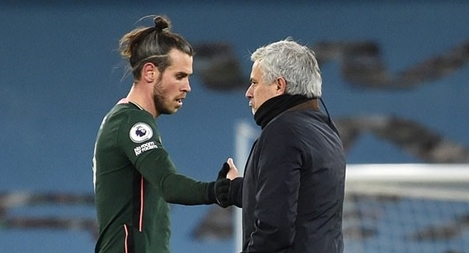 Mourinho nhận chỉ trích thậm tệ sau thất bại đau đớn trước ManCity