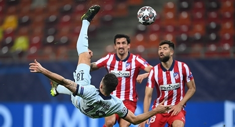 Giroud lập siêu phẩm, Chelsea thắng tối thiểu Atletico