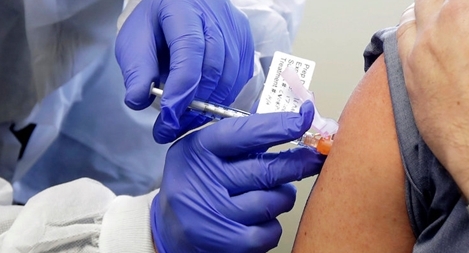 Ưu tiên tiêm Vaccine COVID-19 cho 3 đội bóng đứng đầu V.league