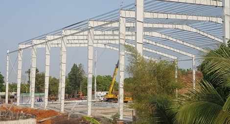 Đứt cáp móc cẩu, 2 công nhân tử vong