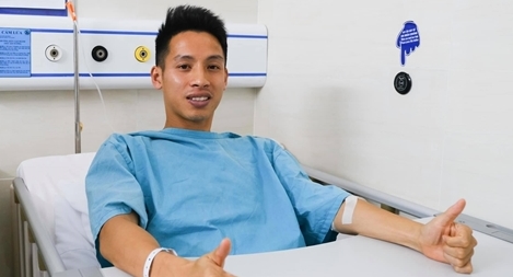 Hùng Dũng bị gãy chân, sẽ được phẫu thuật trong sáng 24/3