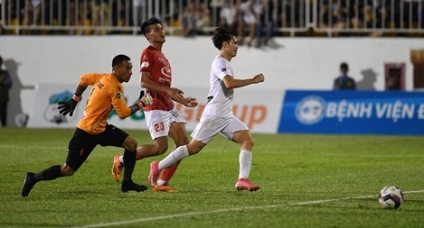 Văn Toàn lọt vào top những chân sút hàng đầu V.league 2021