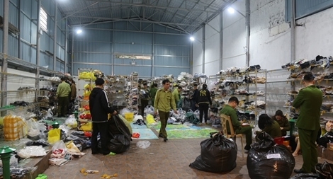 Sống tại Nhật nhưng mở kho hàng lậu ở Việt Nam