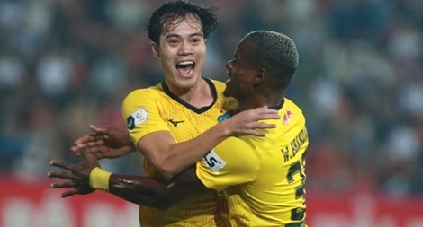 Văn Toàn vươn lên dẫn đầu danh sách ghi bàn V.league