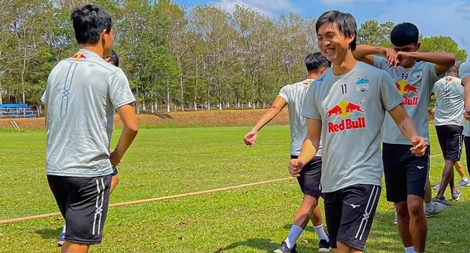 Vì sao huấn luyện viên Kiatisak chưa vội sử dụng Tuấn Anh?