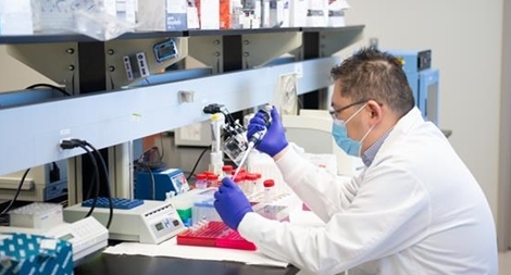 Vaccine đường mũi đặc trị COVID-19?