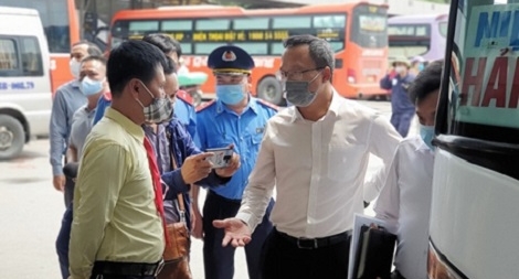 Kiểm soát chặt công tác phòng dịch tại sân bay, bến xe