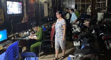Mở cửa giữa dịch COVID-19, 2 quán game bị phạt 30 triệu đồng