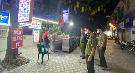 Kiểm soát chặt cơ sở kinh doanh nhạy cảm trên địa bàn phố cổ