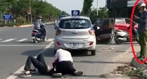 Kỉ luật cảnh cáo cán bộ thiếu trách nhiệm trong việc bắt giữ đối tượng cướp taxi