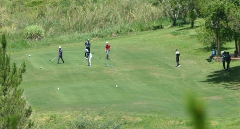 S&#226;n golf Tuyền L&#226;m vẫn mở cửa hoạt động bất chấp lệnh cấm