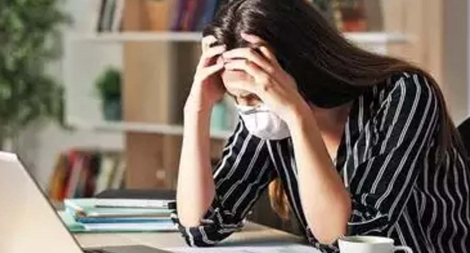 Ở nhà chồng nuôi hay dấn thân cho sự nghiệp?