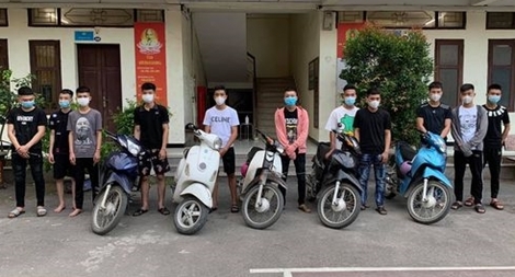 Xử lý 11 thanh niên đua xe trái phép tại Đông Anh