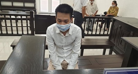 Chiếm đoạt 5 tỷ đồng bằng thủ đoạn lừa đảo làm nhanh 11 “sổ đỏ” 